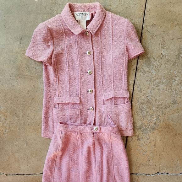 Vintage Chanel Suit - Picture 4 of 15